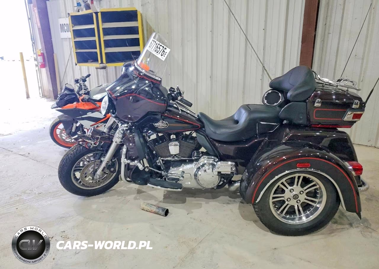 2011 Harley-Davidson Flhtcutg VIN:1HD1MAM15BB851802 - 3