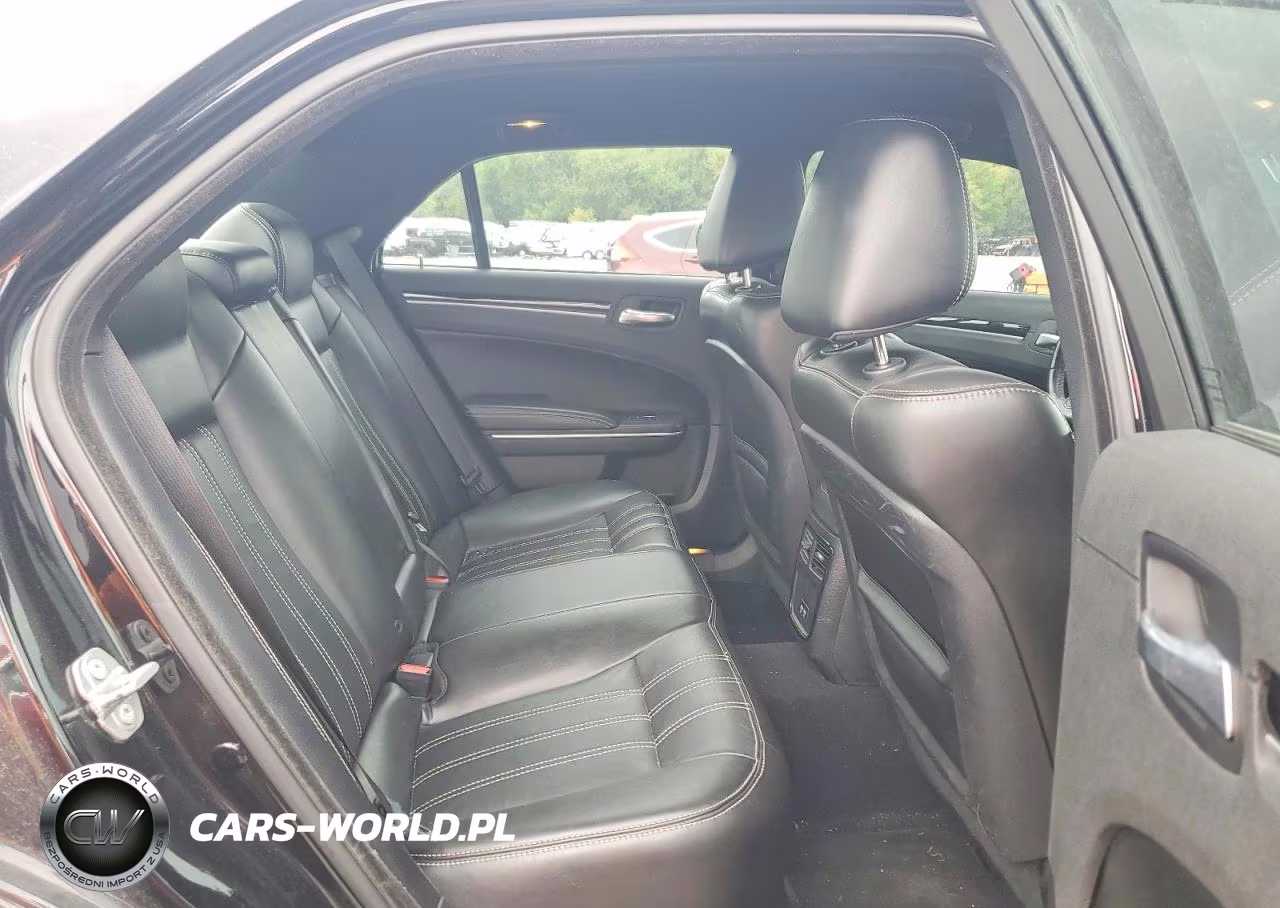 2021 Chrysler 300 S VIN:2C3CCABG7MH589137 - 10