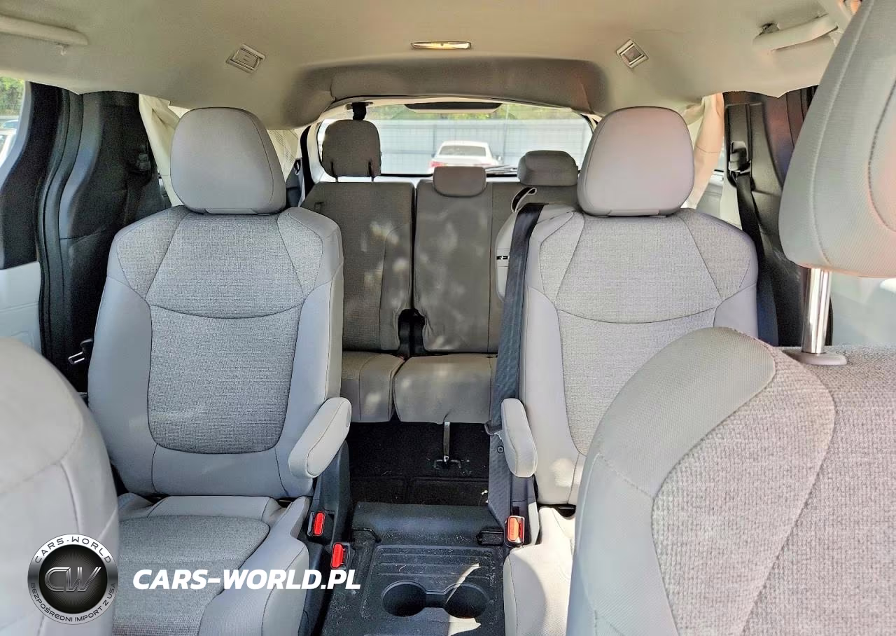 2026 Toyota Sienna Le VIN:5TDKRKEC2TS294239 - 10