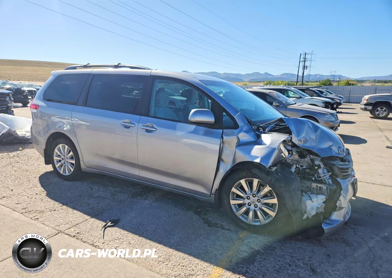 2013 Toyota Sienna Le VIN:5TDJK3DC2DS067769 - 4