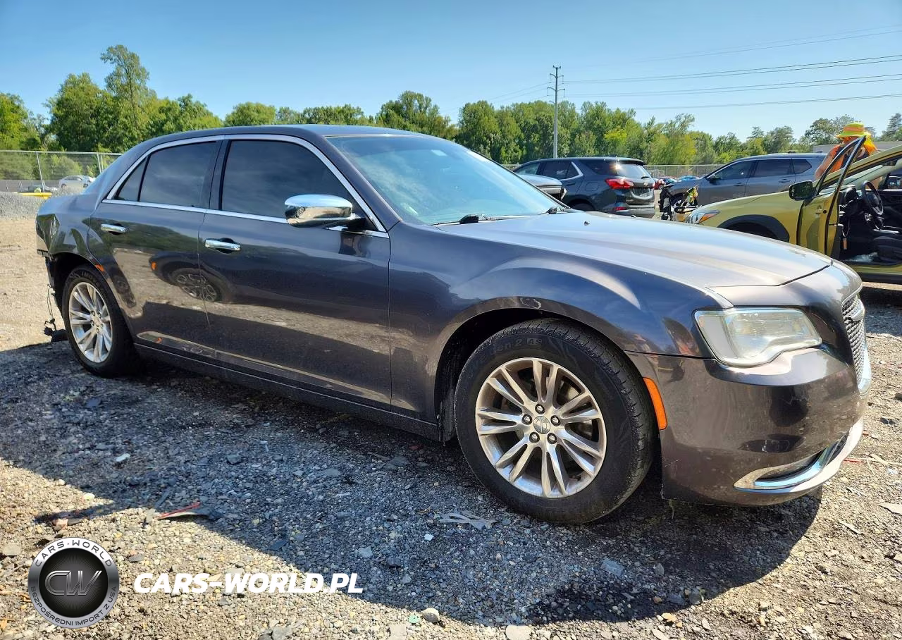2017 Chrysler 300C VIN:2C3CCAEG2HH663047 - 4