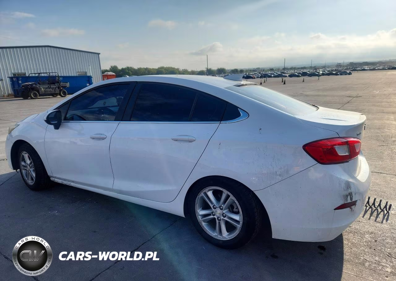 2018 Chevrolet Cruze Lt VIN:1G1BE5SM2J7240174 - 2