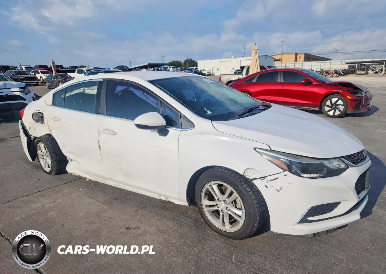 2018 Chevrolet Cruze Lt VIN:1G1BE5SM2J7240174 - 4