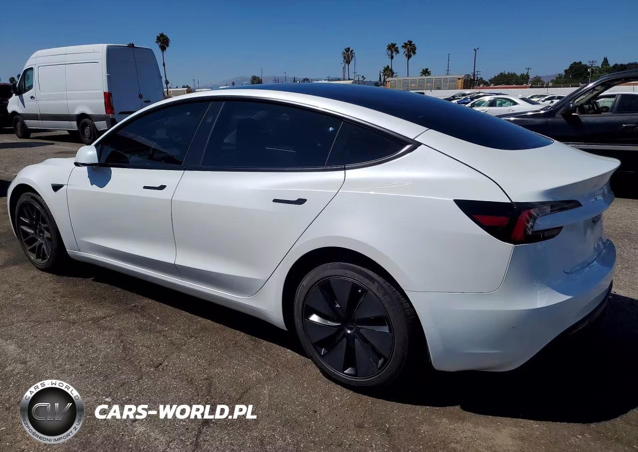 2024 Tesla Model 3 VIN:5YJ3E1EA8RF833985 - 2