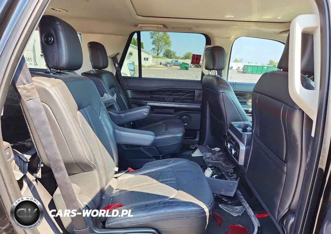 2018 Ford Expedition Platinum VIN:1FMJU1MT6JEA60528 - 10