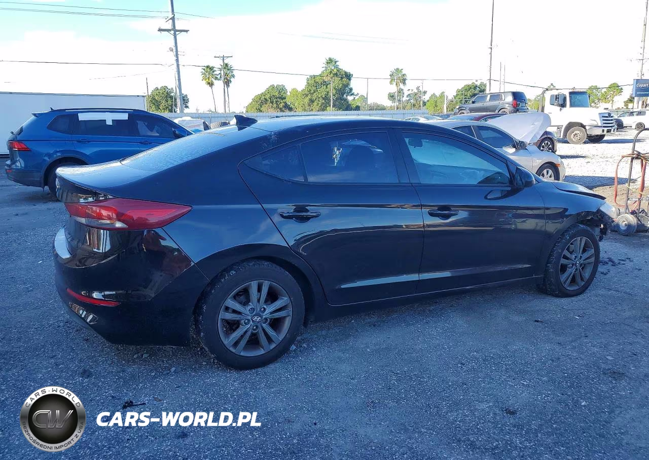 2018 Hyundai Elantra Sel VIN:5NPD84LF1JH303455 - 3