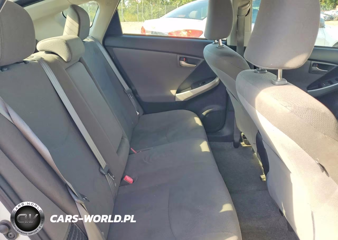 2013 Toyota Prius Two VIN:JTDKN3DU2D5651065 - 10