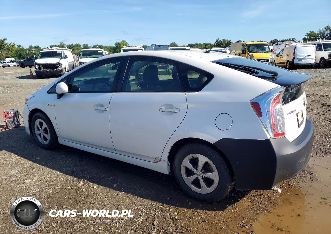 2013 Toyota Prius Two VIN:JTDKN3DU2D5651065 - 2