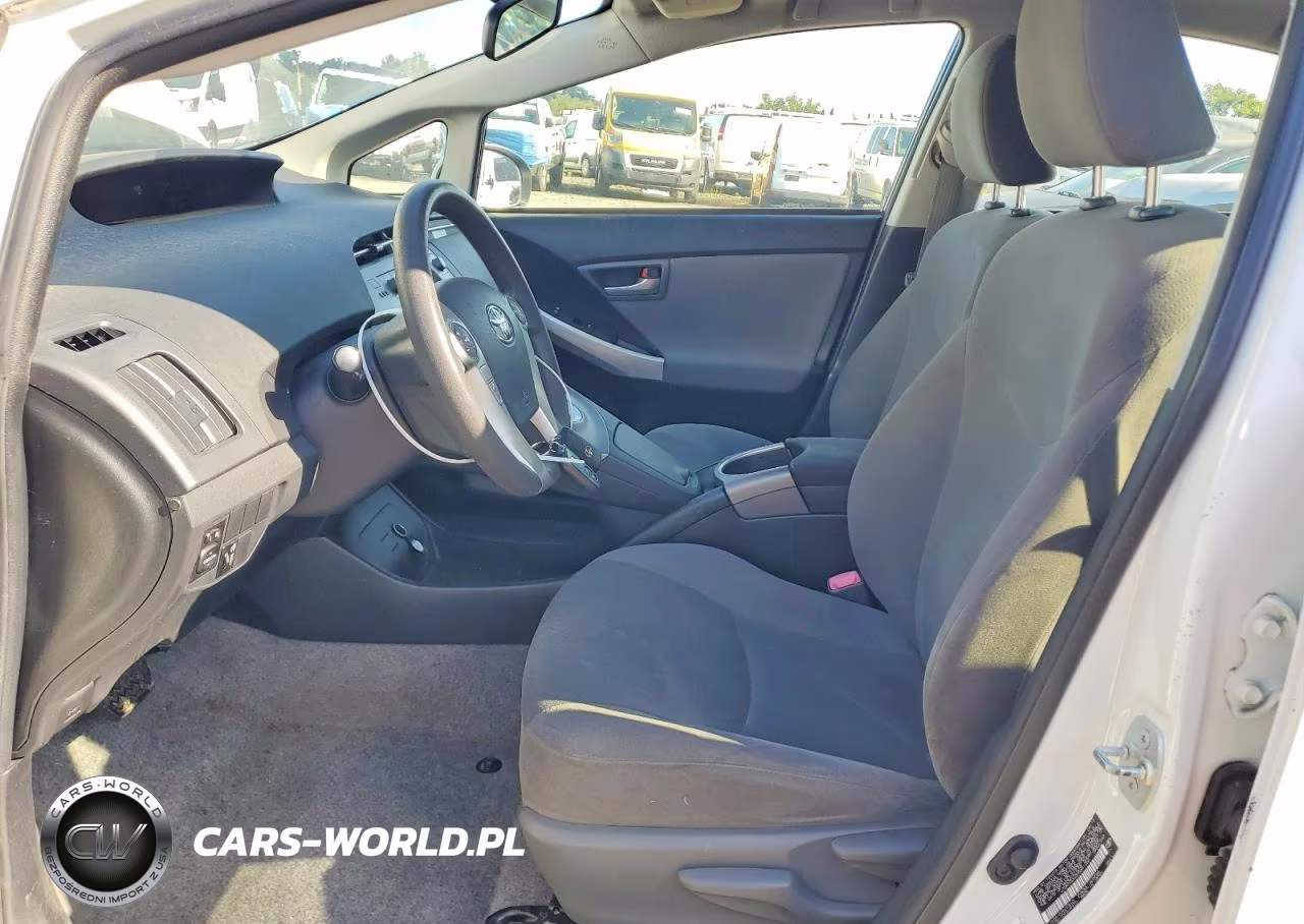 2013 Toyota Prius Two VIN:JTDKN3DU2D5651065 - 7