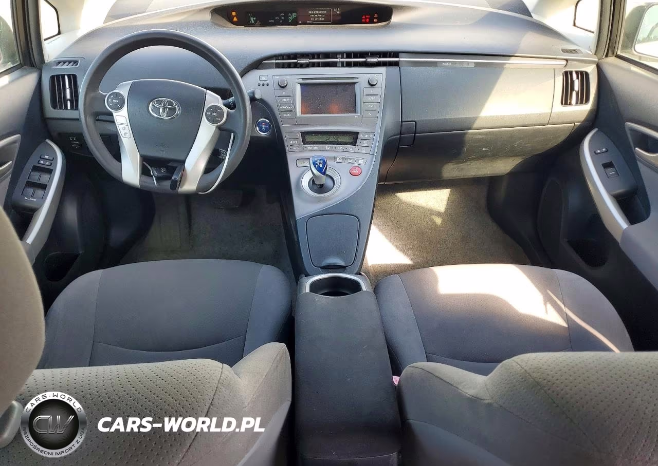2013 Toyota Prius Two VIN:JTDKN3DU2D5651065 - 8