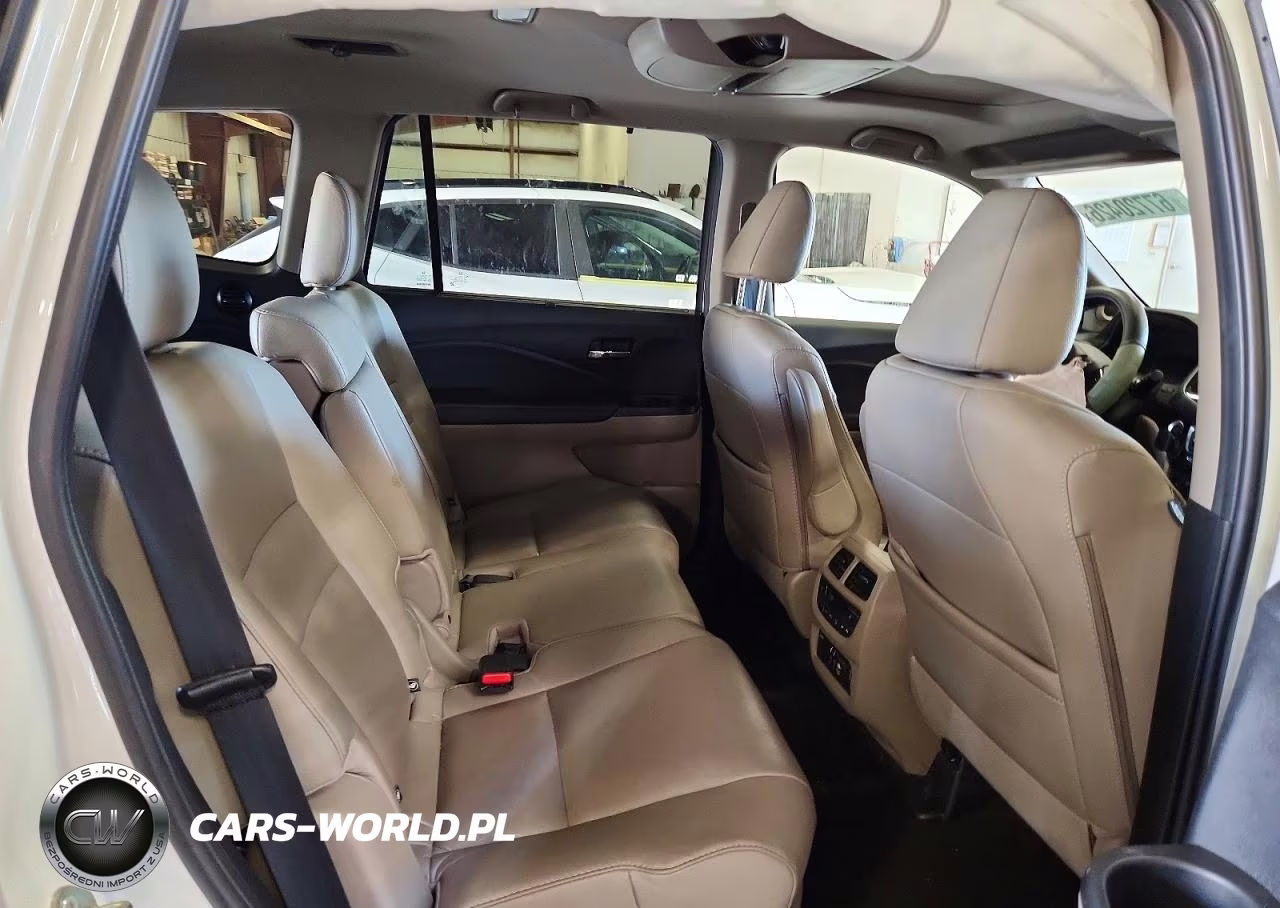2020 Honda Pilot Touring VIN:5FNYF6H95LB030754 - 11
