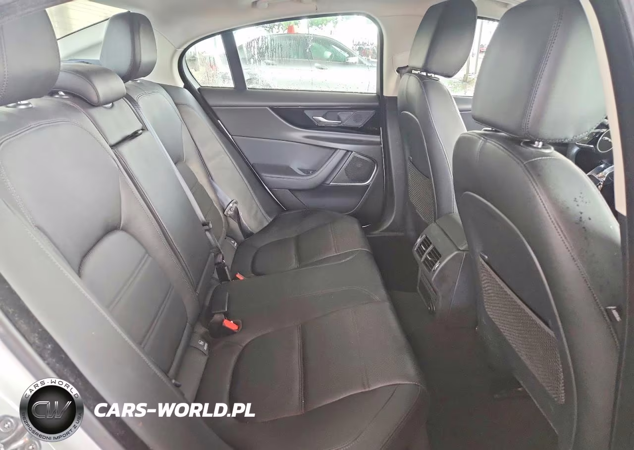 2020 Jaguar Xe S VIN:SAJAE4FX9LCP62815 - 10