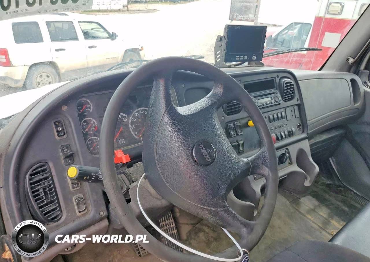 2013 Freightliner Business Class M2 Refuse Truck VIN:1FVHCYBS8DHFG8773 - 8