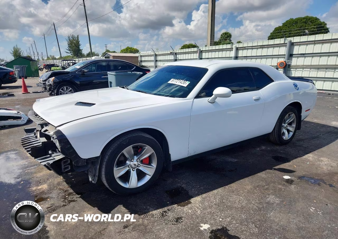 2015 Dodge Challenger Sxt – zdjęcie 1 z 13