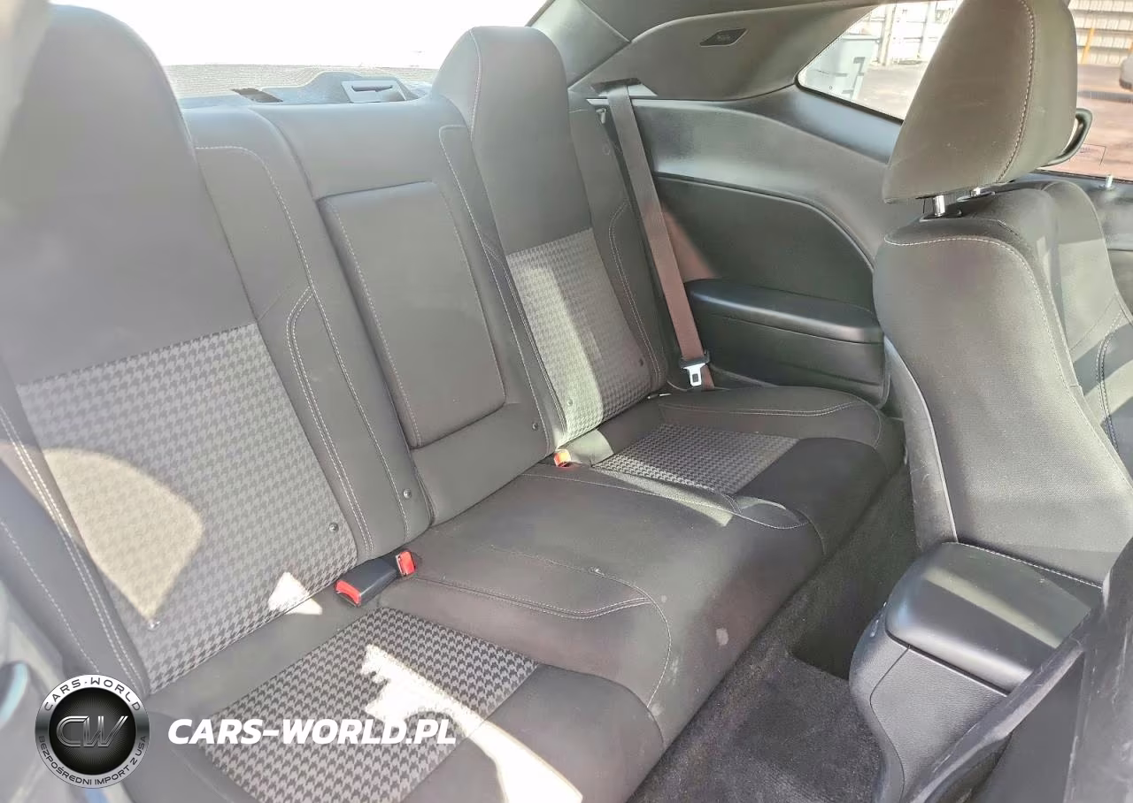 2015 Dodge Challenger Sxt VIN:2C3CDZAG4FH834749 - 10