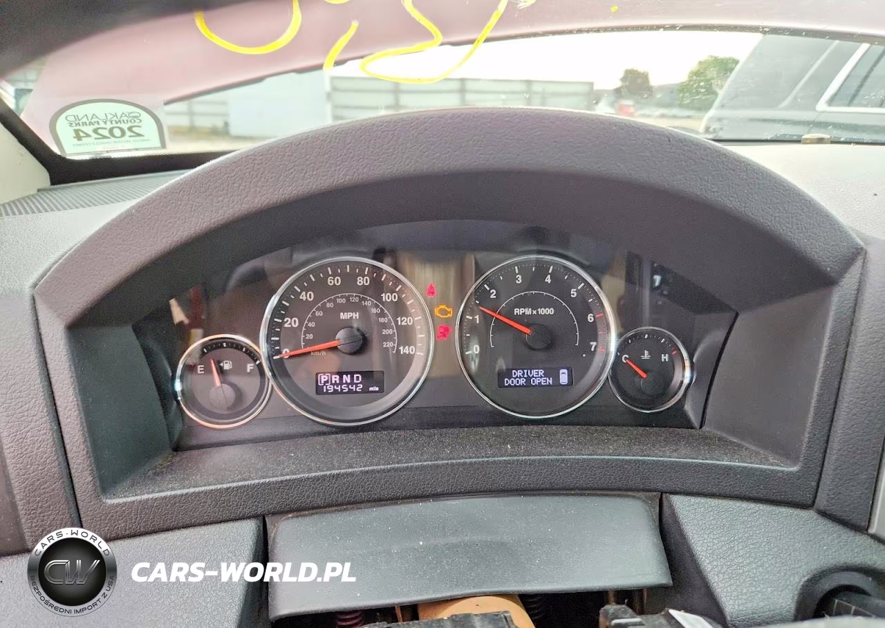 2009 Jeep Grand Cherokee Laredo VIN:1J8GR48K29C513076 - 9