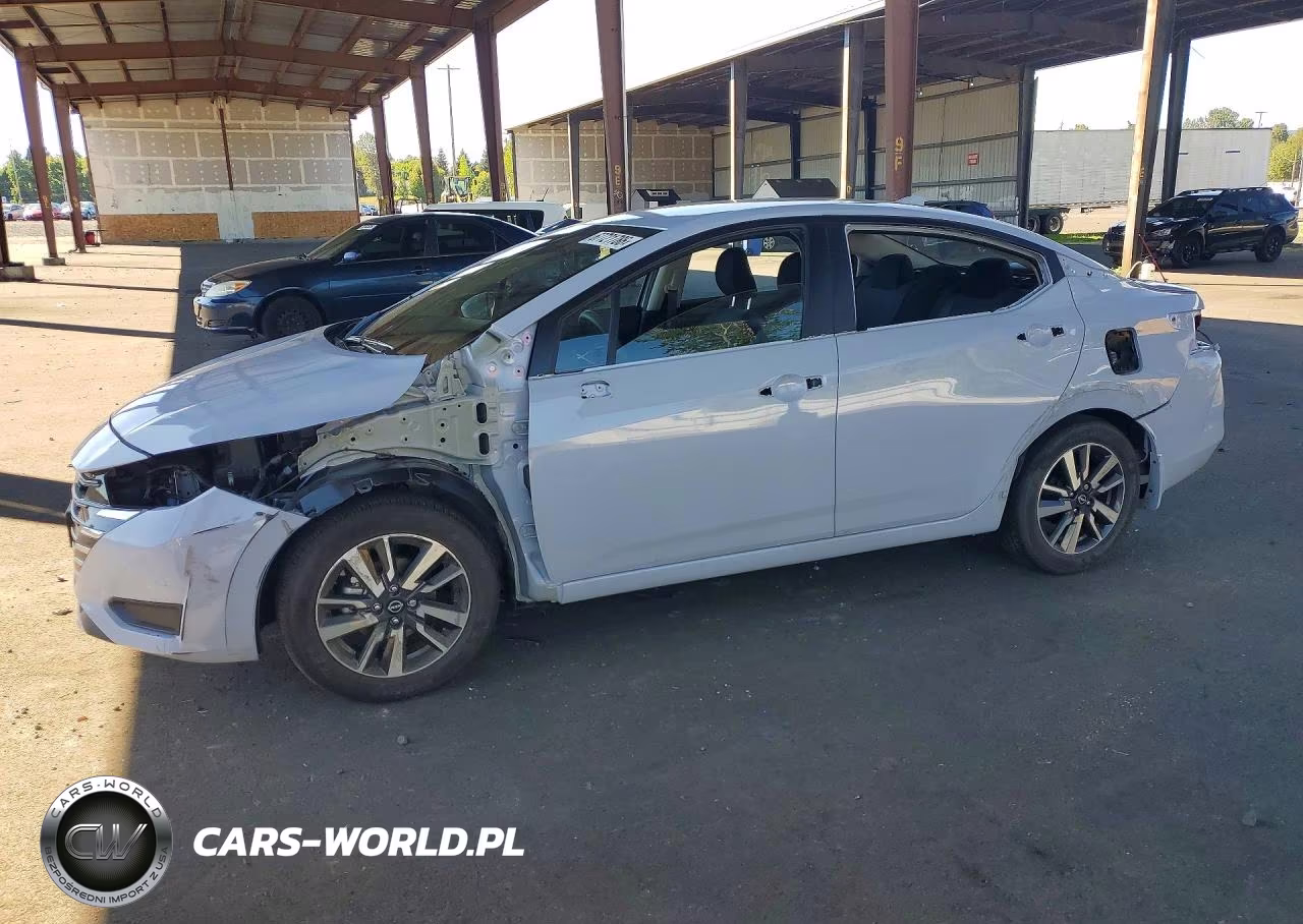 2025 Nissan Versa Sv