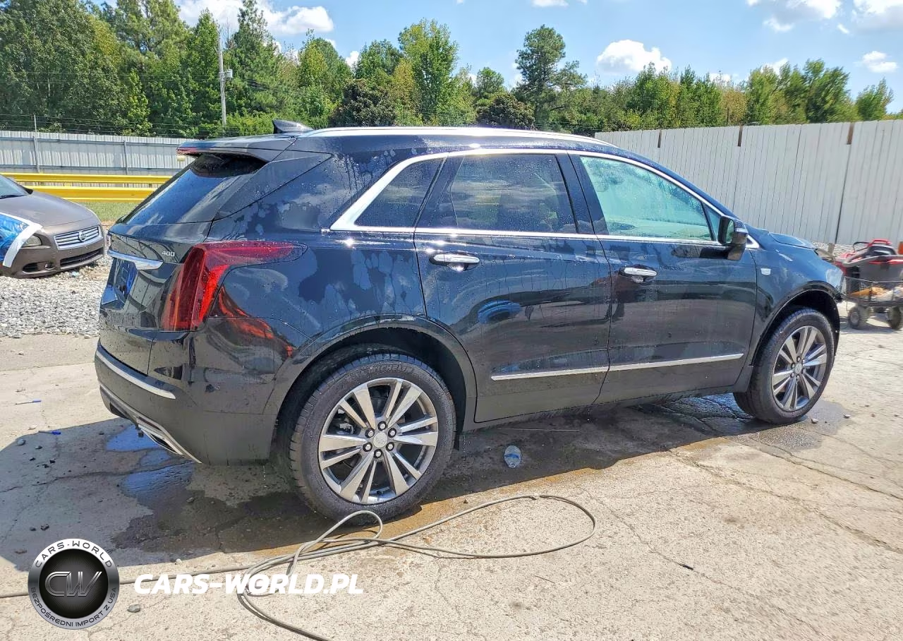 2026 Cadillac Xt5 Premium Luxury VIN:1GYKNCRS3TZ111068 - 3