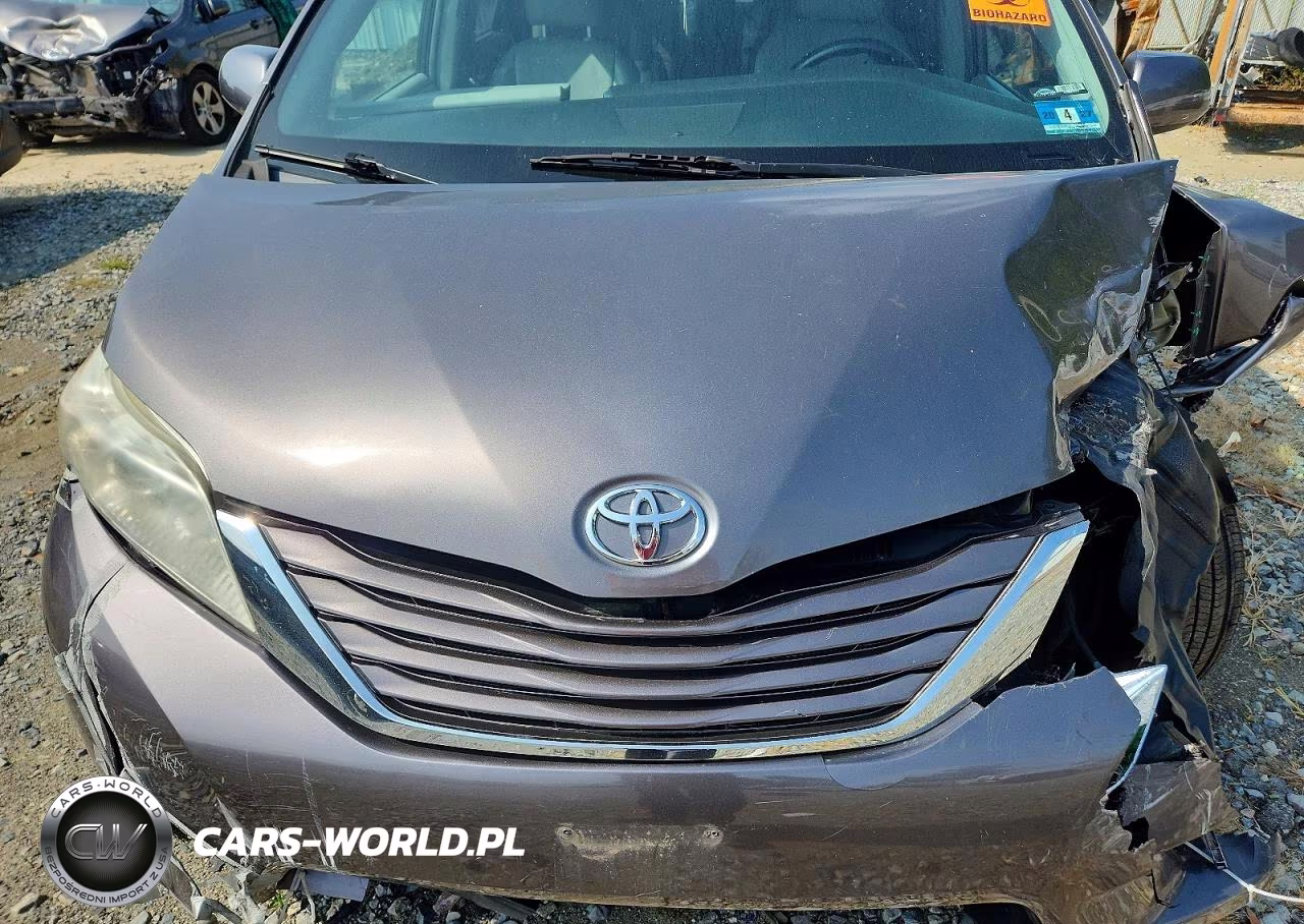 2016 Toyota Sienna Xle 8-Passenger VIN:5TDYK3DC9GS751902 - 12