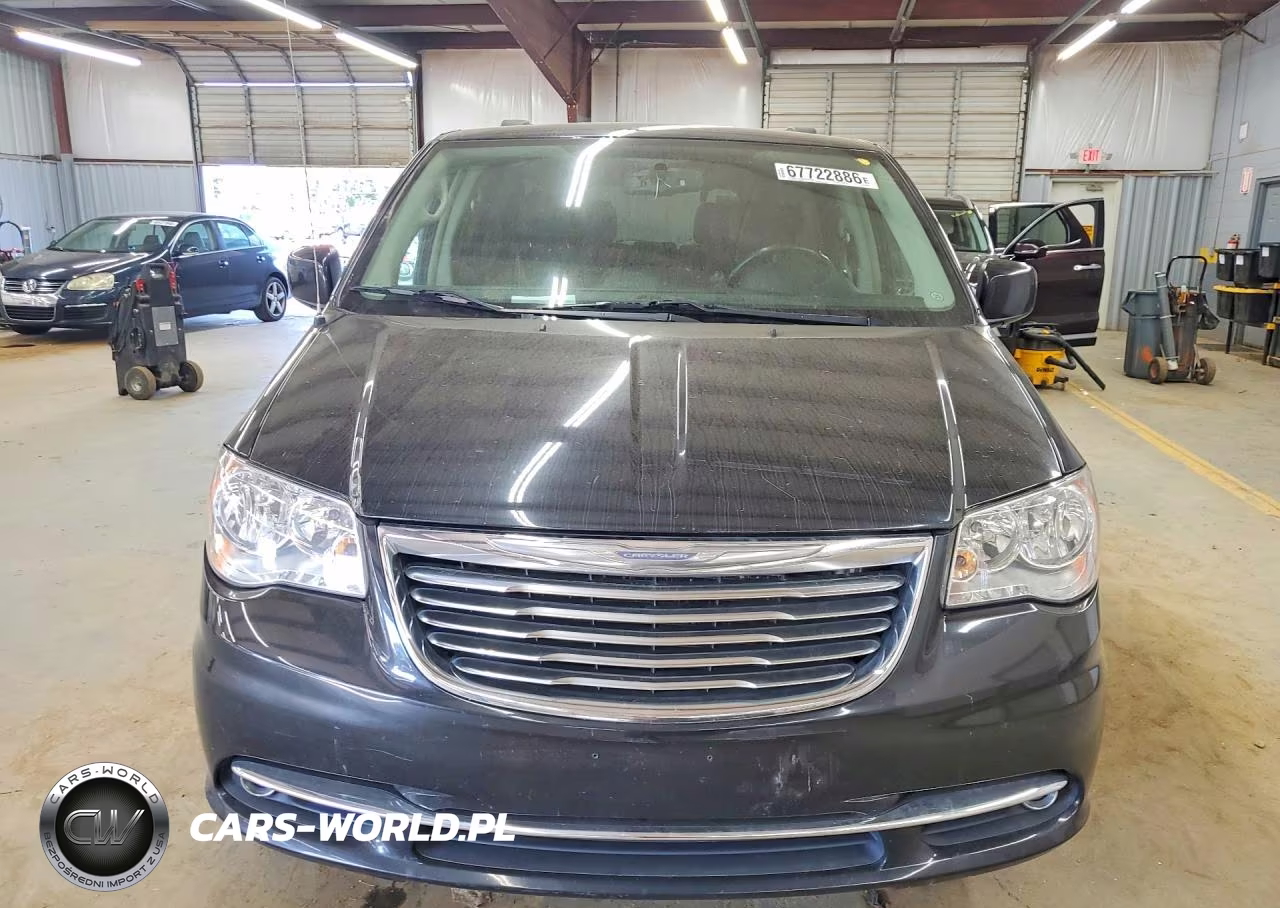 2016 Chrysler Town & Country Touring VIN:2C4RC1BG5GR295577 - 5