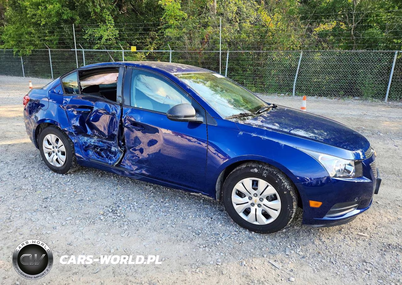 2013 Chevrolet Cruze Ls VIN:1G1PA5SH8D7277870 - 4