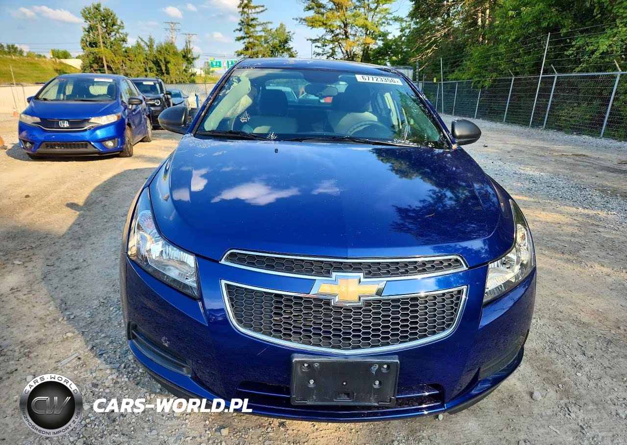 2013 Chevrolet Cruze Ls VIN:1G1PA5SH8D7277870 - 5