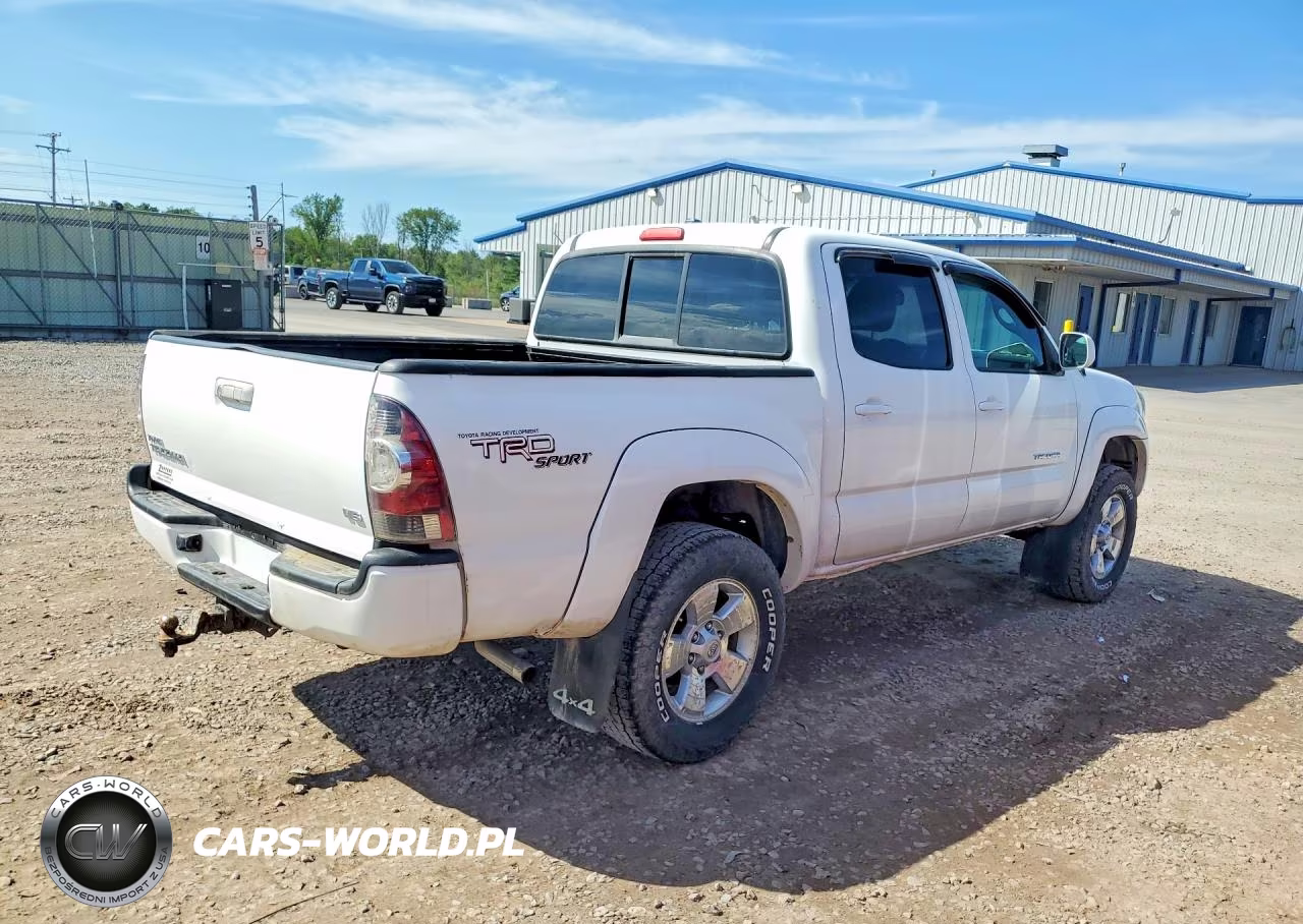 2011 Toyota Tacoma V6 VIN:3TMLU4EN7BM065358 - 3