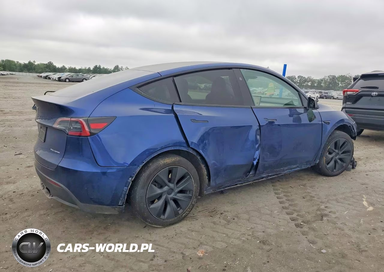 2025 Tesla Model Y VIN:7SAYGDEE5SA355213 - 3