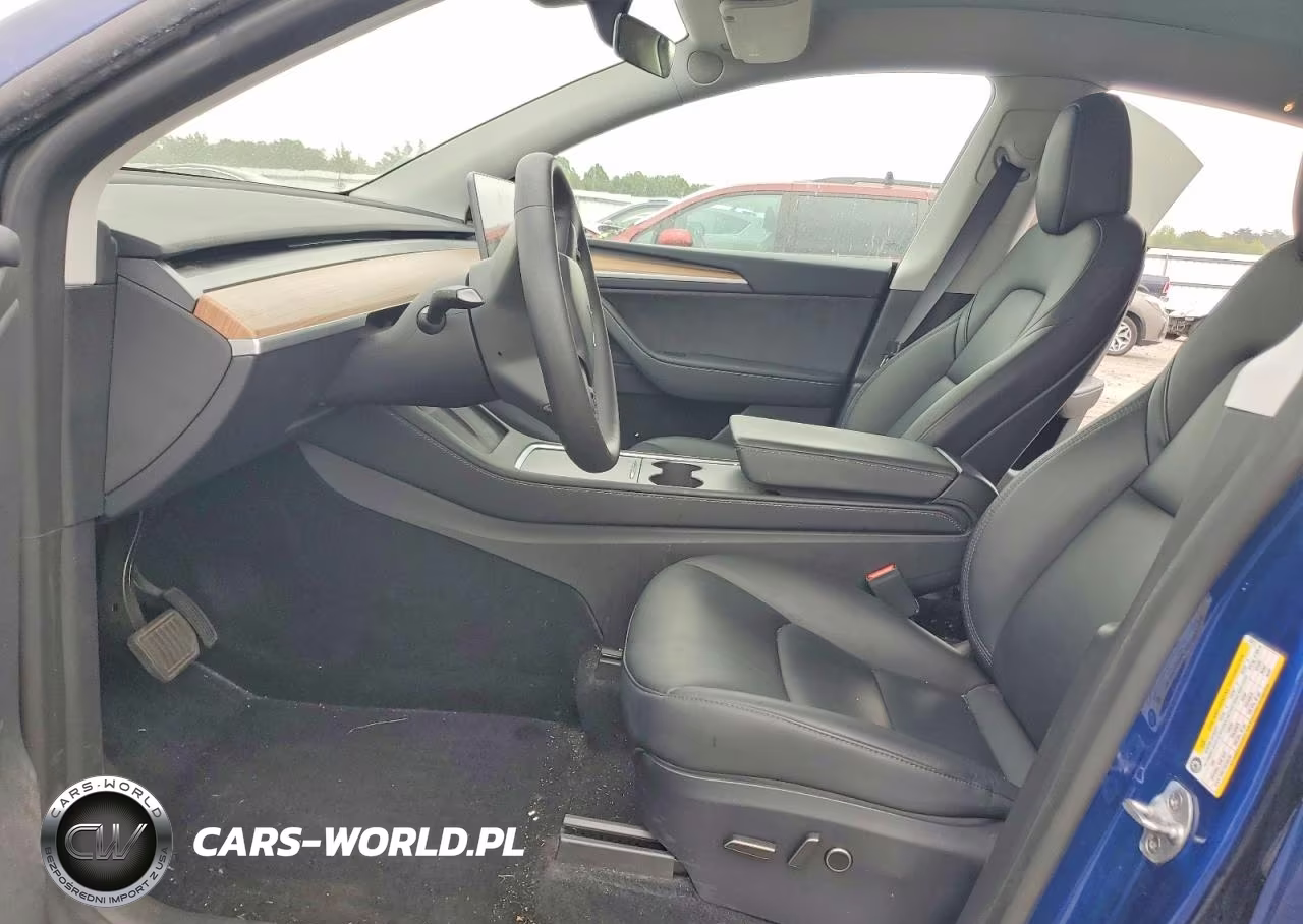 2025 Tesla Model Y VIN:7SAYGDEE5SA355213 - 7