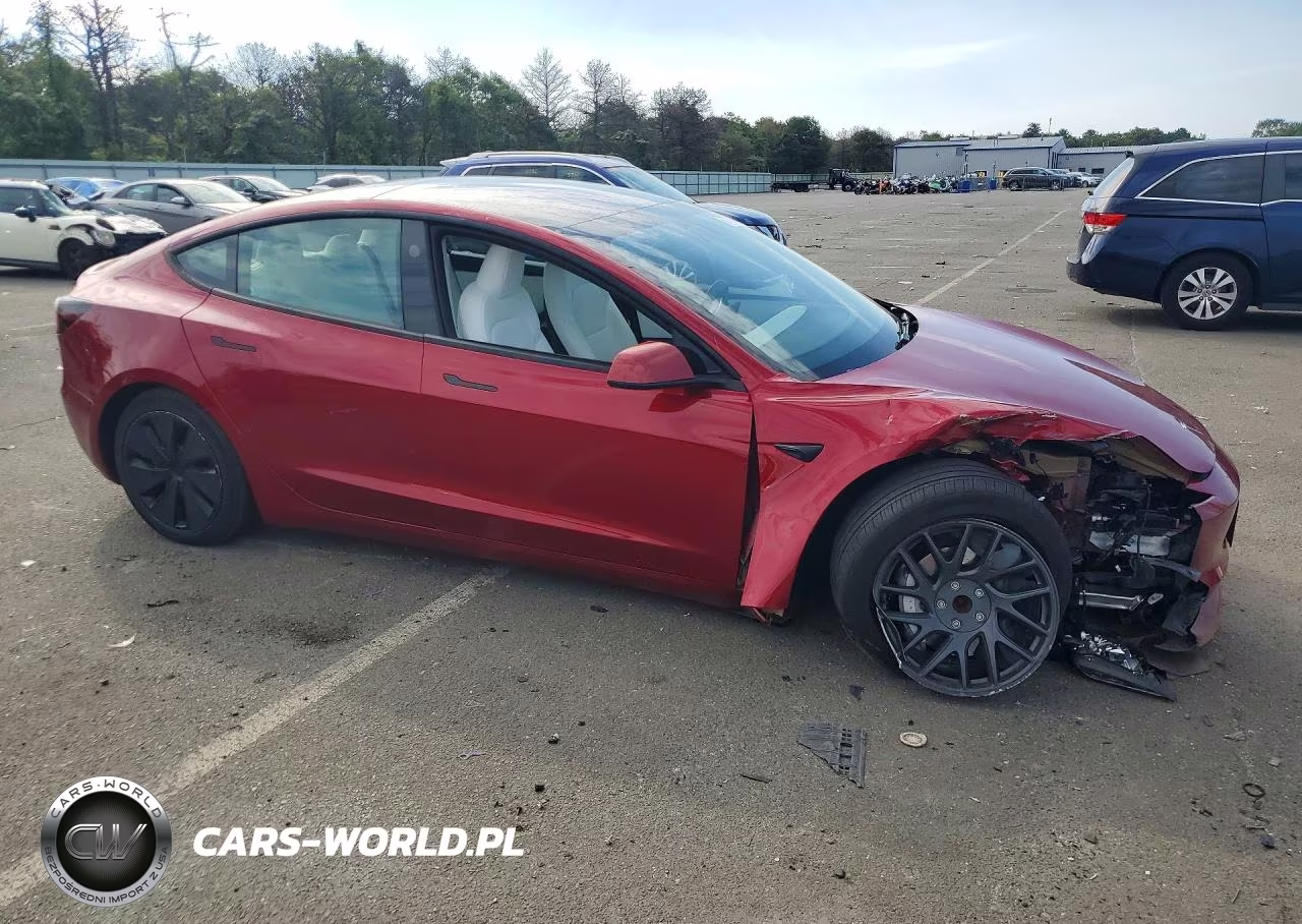 2025 Tesla Model 3 VIN:5YJ3E1EA6SF941320 - 4