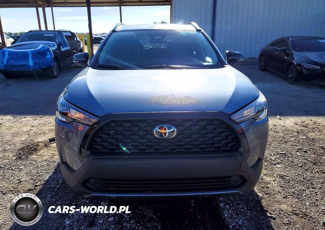 2025 Toyota Corolla Cross Le VIN:7MUCAAAG2SV135031 - 5