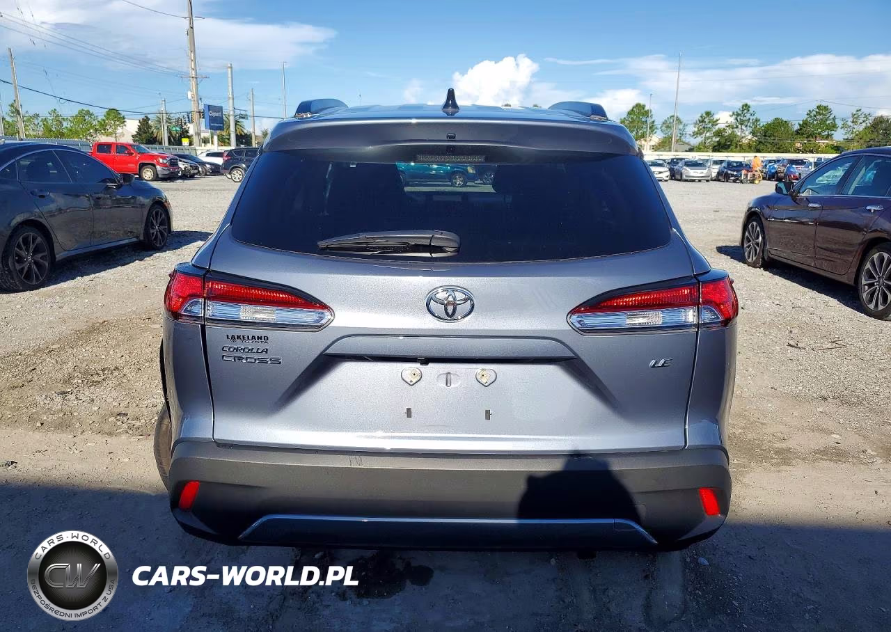 2025 Toyota Corolla Cross Le VIN:7MUCAAAG2SV135031 - 6