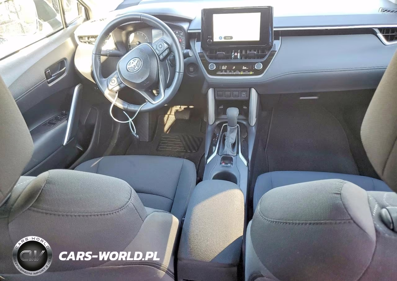 2025 Toyota Corolla Cross Le VIN:7MUCAAAG2SV135031 - 8