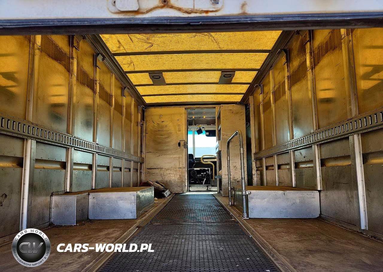 2010 Ford E450 Delivery Truck VIN:1FC4E4KLXADB02031 - 10