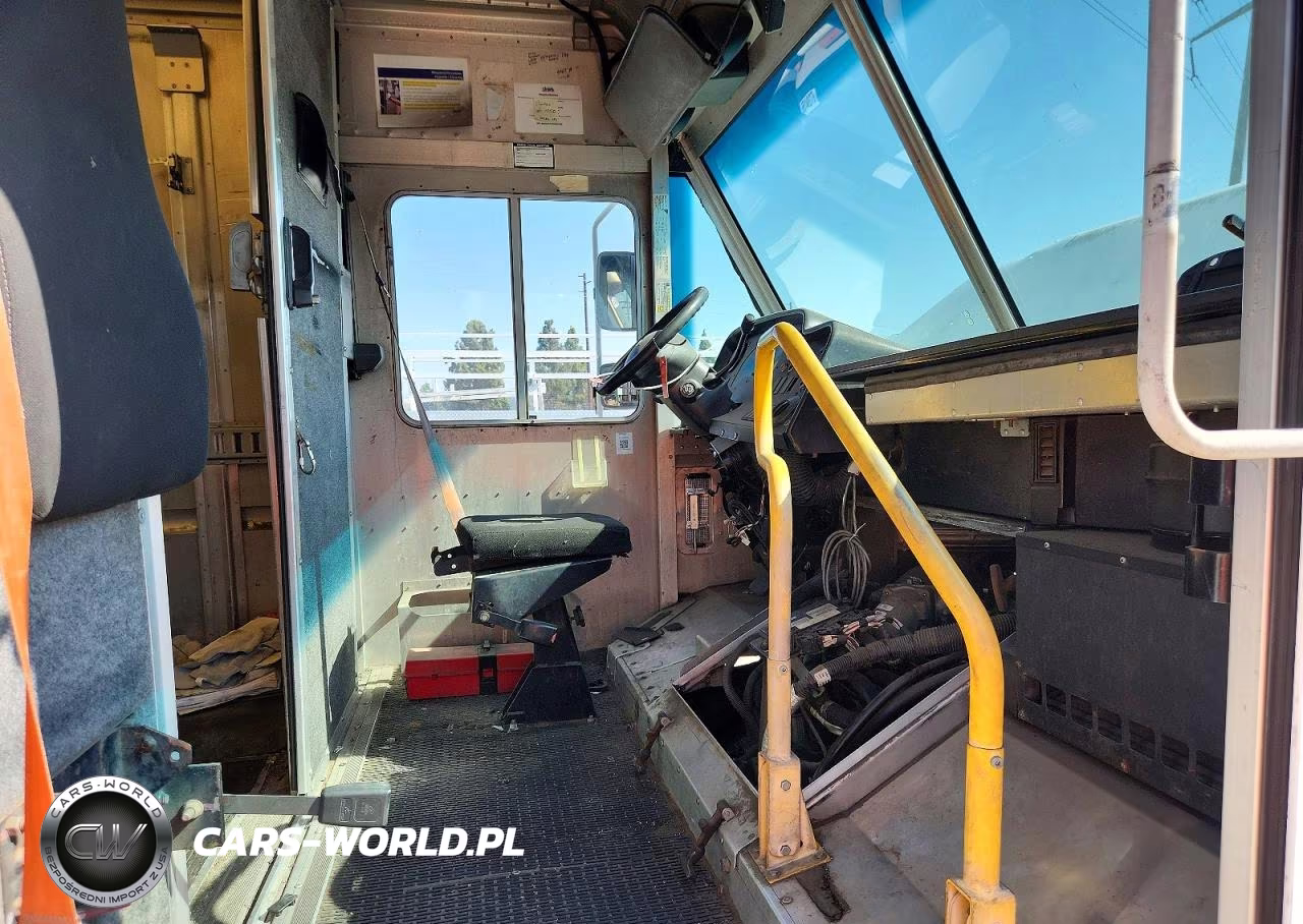2010 Ford E450 Delivery Truck VIN:1FC4E4KLXADB02031 - 7