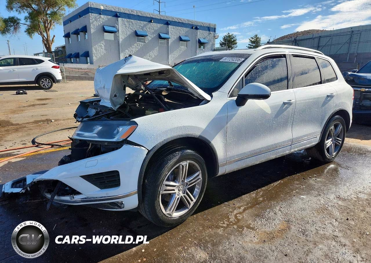 2015 Volkswagen Touareg V6 VIN:WVGEF9BP8FD005172 - 1