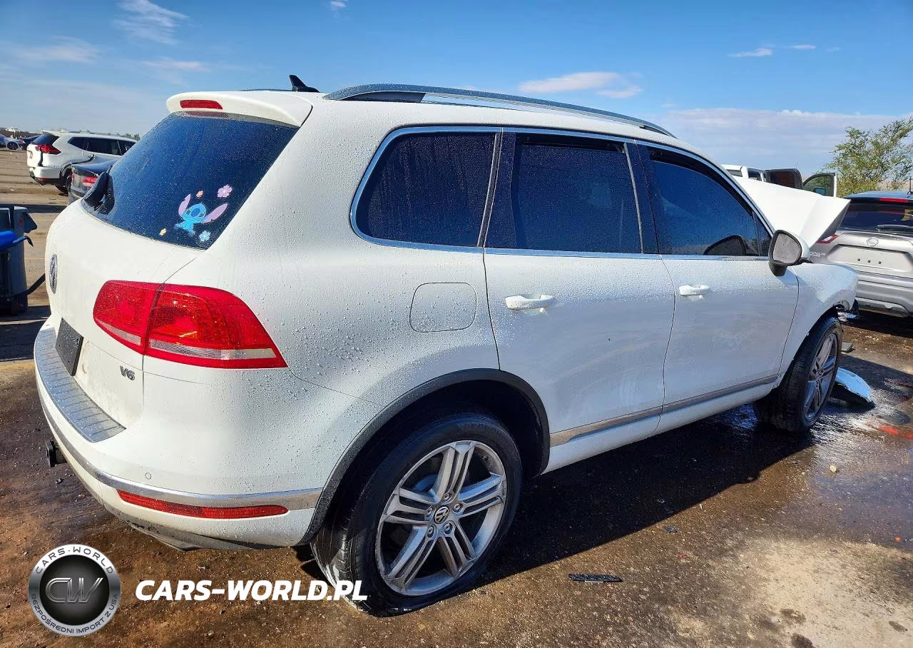 2015 Volkswagen Touareg V6 VIN:WVGEF9BP8FD005172 - 3