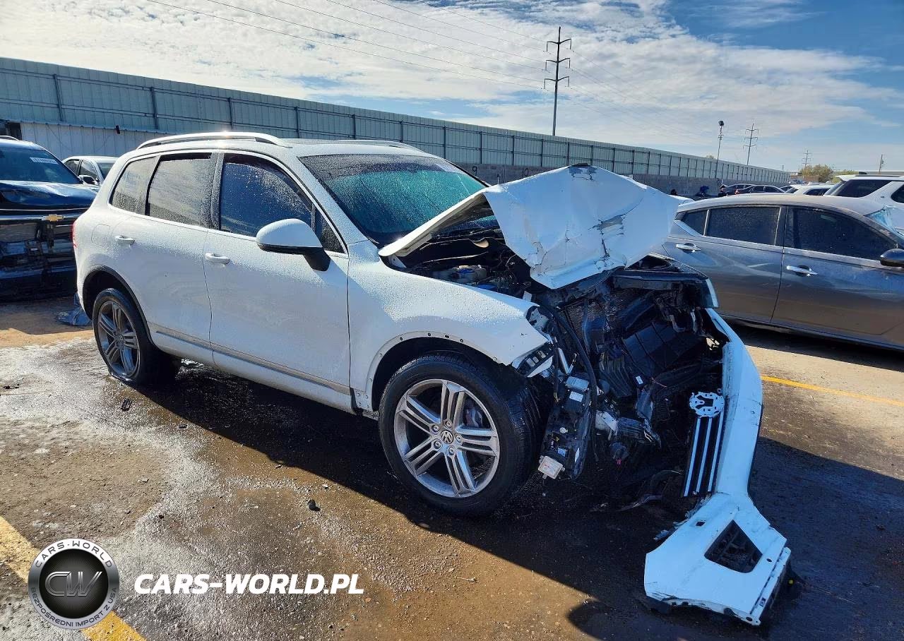2015 Volkswagen Touareg V6 VIN:WVGEF9BP8FD005172 - 4