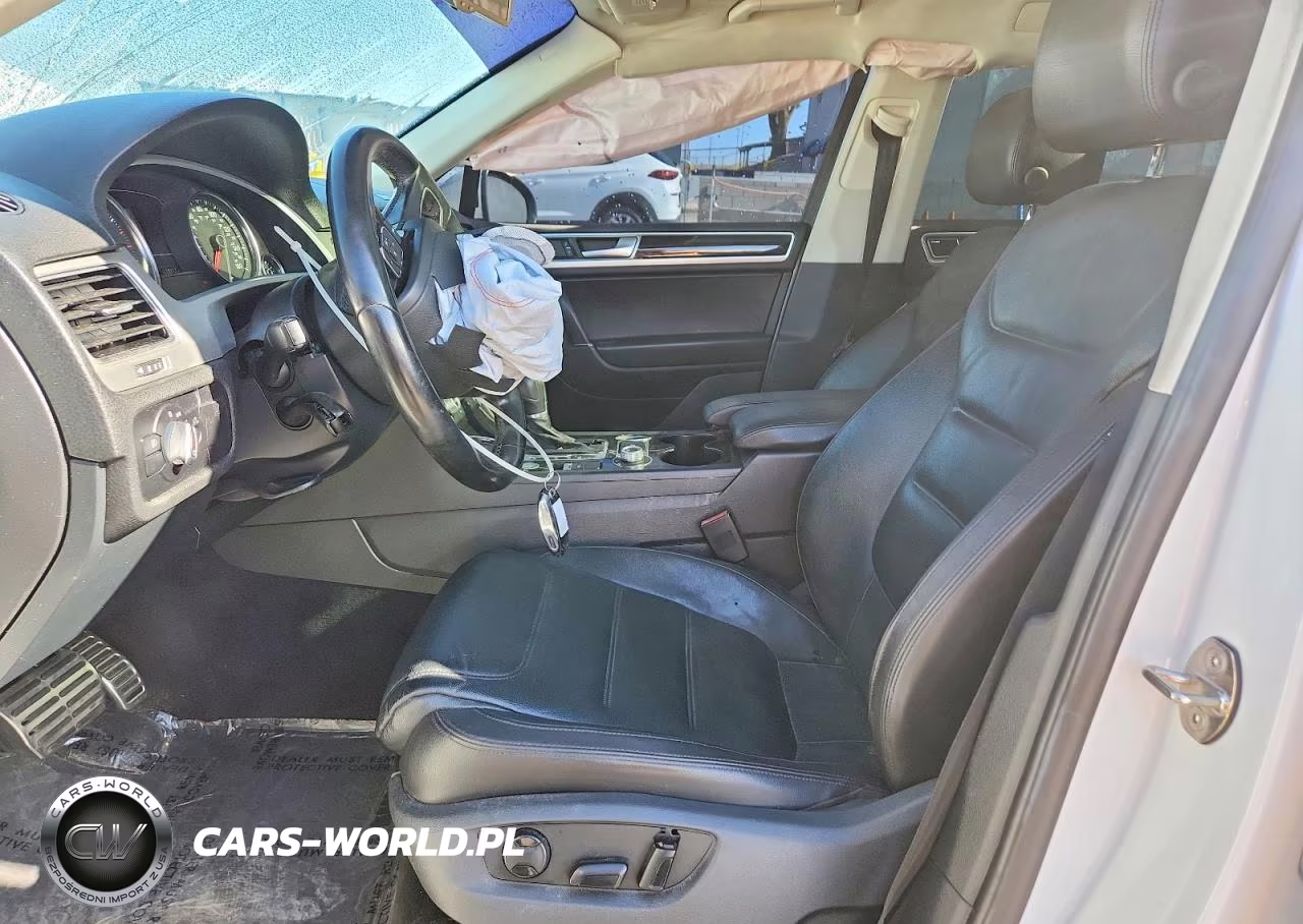 2015 Volkswagen Touareg V6 VIN:WVGEF9BP8FD005172 - 7