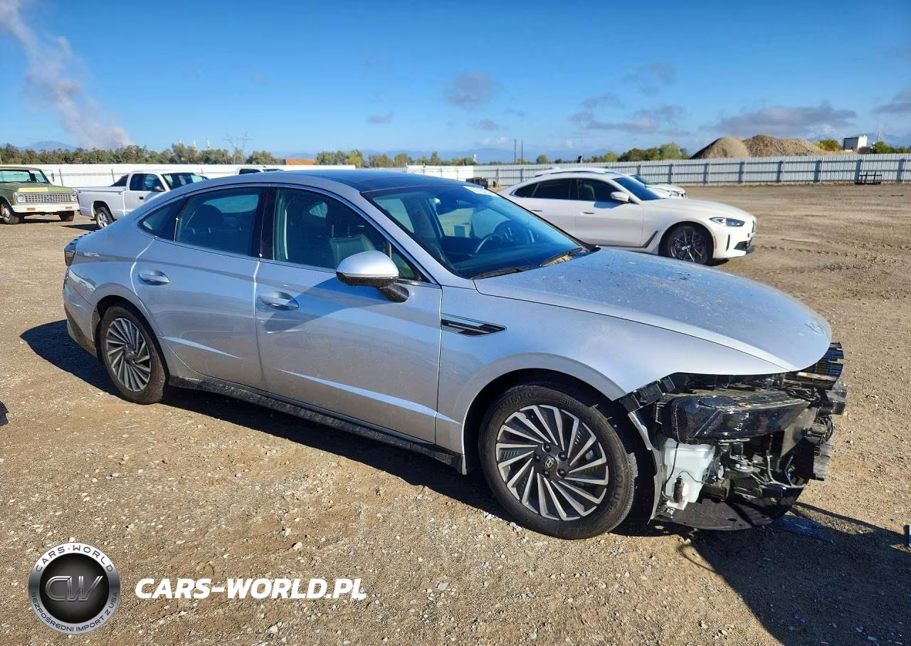 2026 Hyundai Sonata Hybrid Limited VIN:KMHL54JJ7TA152963 - 4