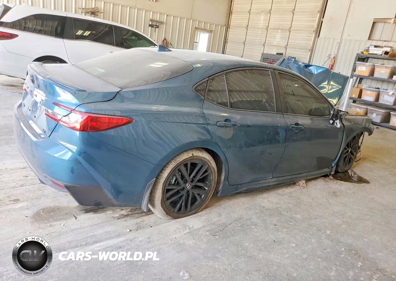 2026 Toyota Camry Se VIN:4T1DAACK2TU213302 - 3