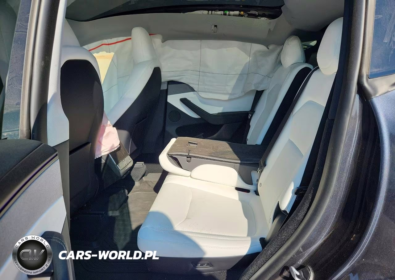 2026 Tesla Model Y VIN:7SAYGDEE5TA584203 - 11