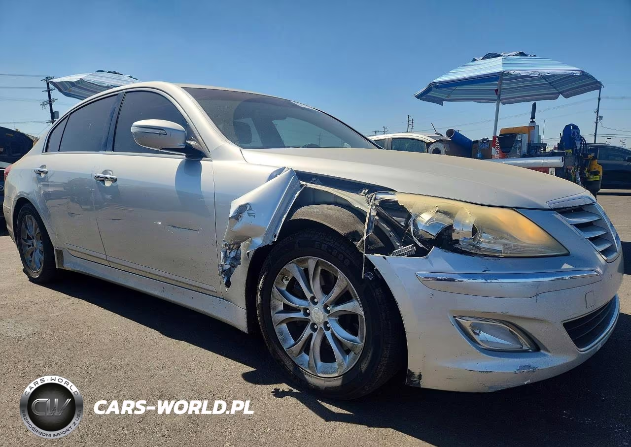 2013 Hyundai Genesis 3.8L VIN:KMHGC4DD8DU223911 - 4