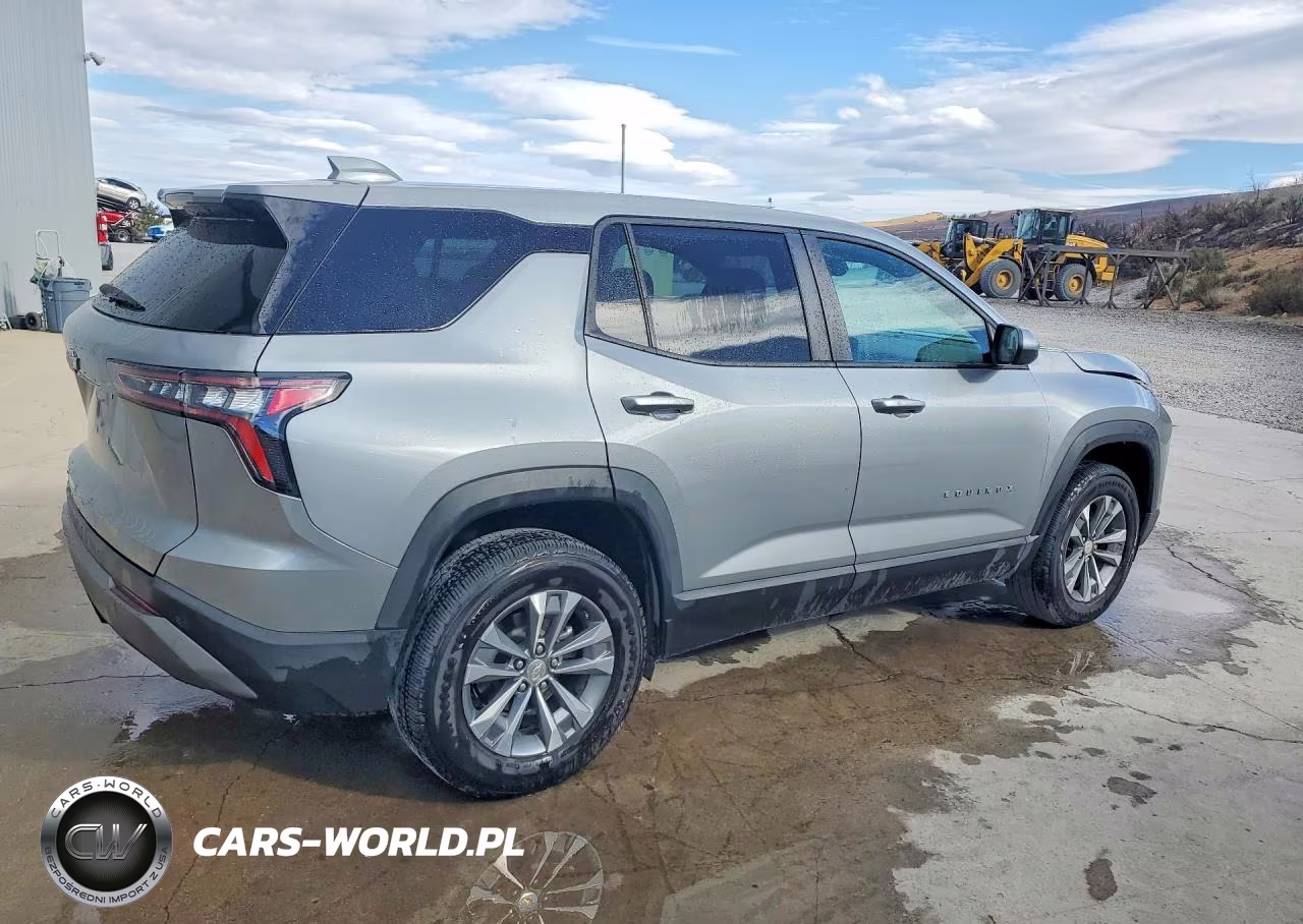 2025 Chevrolet Equinox Lt VIN:3GNAXHEG4SL318009 - 3