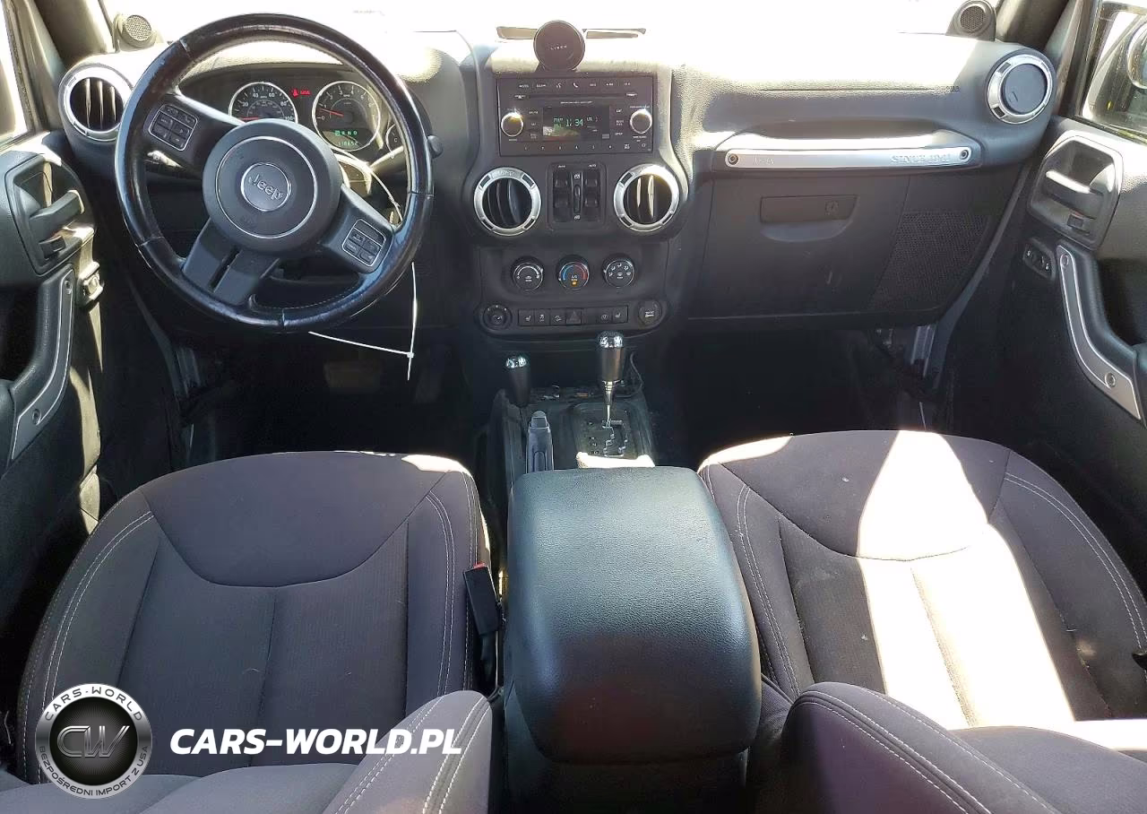 2013 Jeep Wrangler Unlimited Sahara VIN:1C4BJWEG2DL685489 - 8