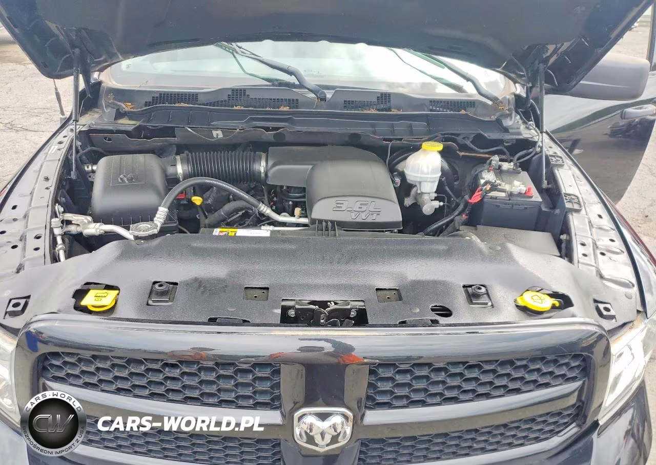 2019 Ram 1500 Classic Tradesman VIN:1C6RR7FG6KS523208 - 11