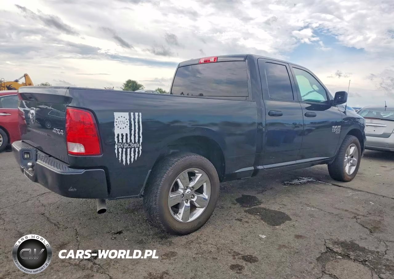 2019 Ram 1500 Classic Tradesman VIN:1C6RR7FG6KS523208 - 3