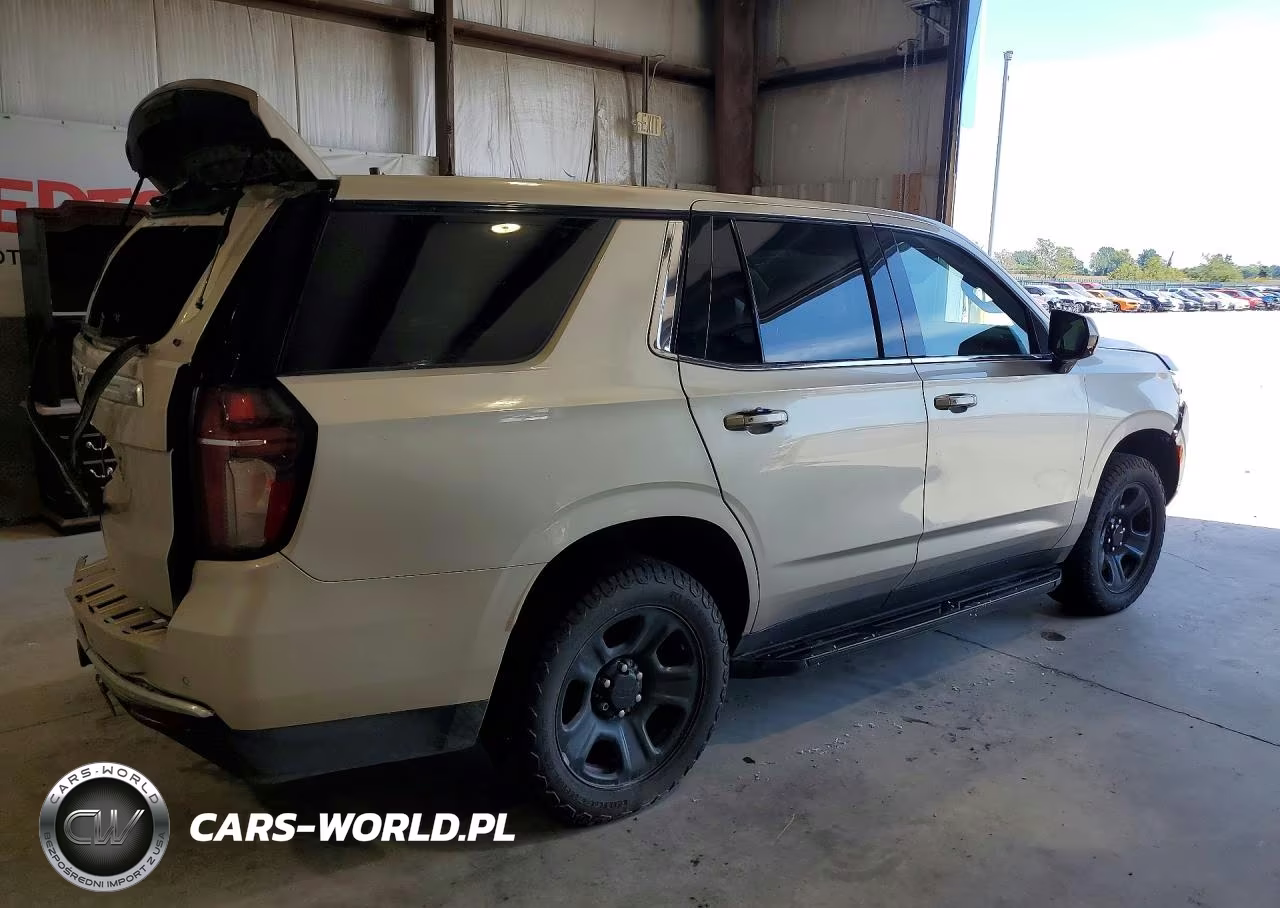 2021 Chevrolet Tahoe K1500 VIN:1GNSKLEDXMR298145 - 3