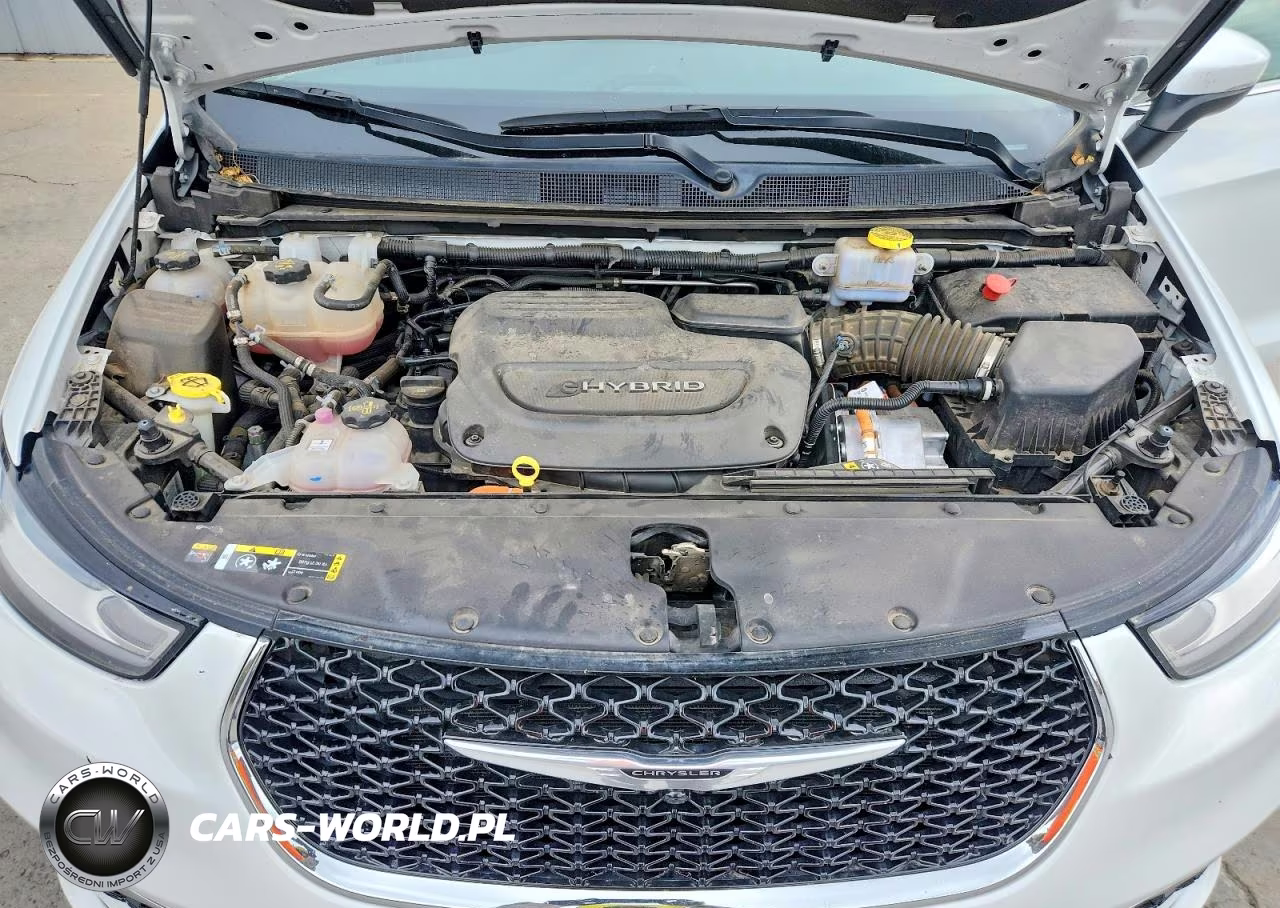 2023 Chrysler Pacifica Hybrid Touring L VIN:2C4RC1L79PR588493 - 12