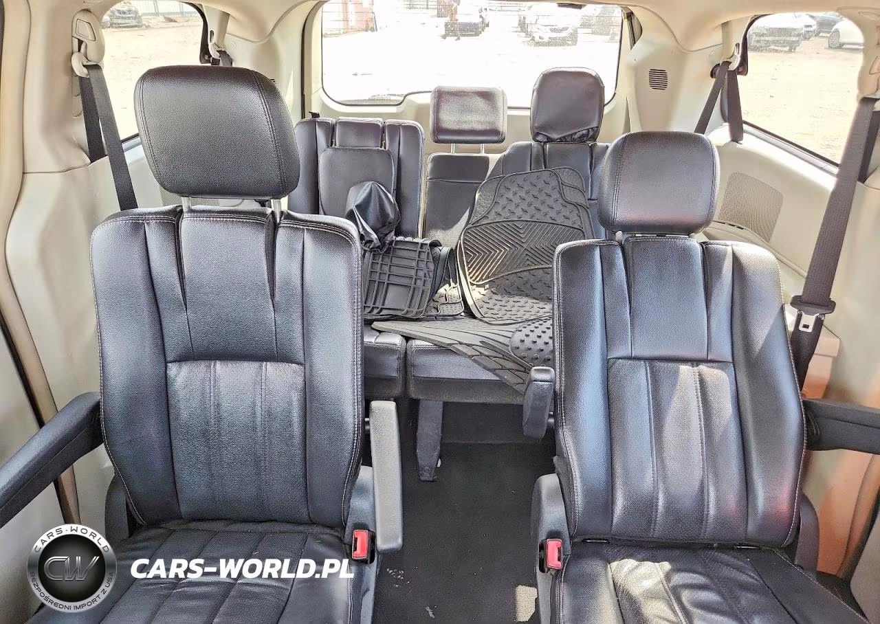 2012 Chrysler Town & Country Touring VIN:2C4RC1BG1CR312563 - 10